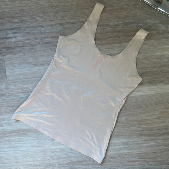 SPANX spanxshape invisible Tank size M shape wear compression top shirt - Picture 6 of 8